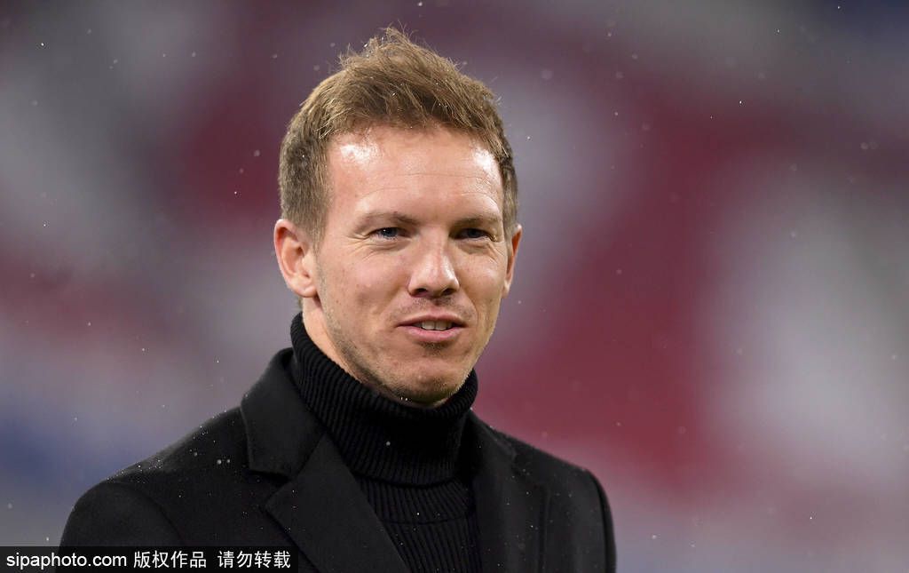 不少网友惊呼这是什么神奇的人际关系？