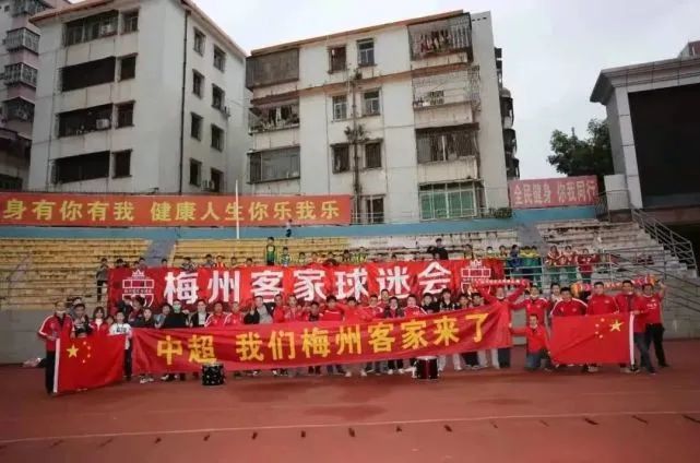 作为《寒战》系列时隔十年的回归之作，此次不仅有周润发、郭富.