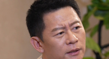 马达为新欢代言 《一条狗的回家路》定档1月18日 2018-12-27 昨日，电影《一条狗的回家路》在北京举行定档发布会，宣布影片将于2019年1月18日在全国上映。